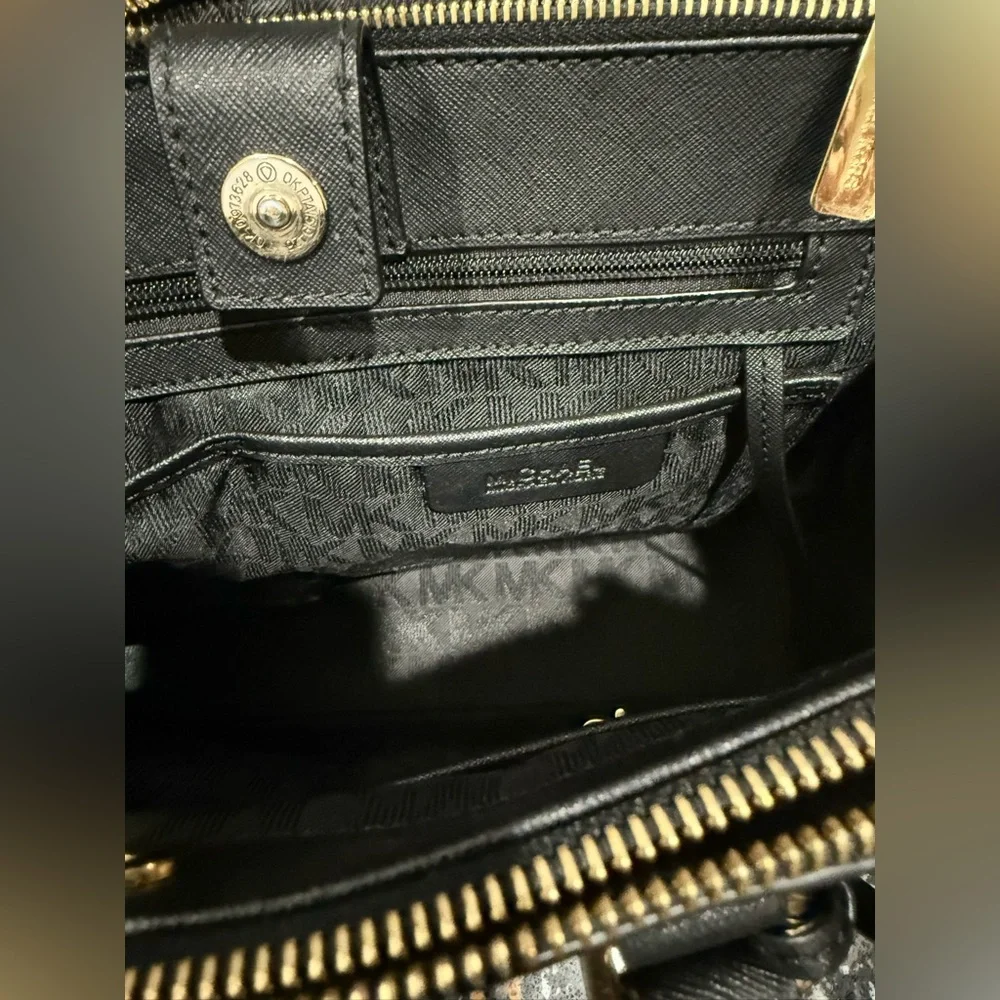 Michael Kors Sutton Black Leather Tote Bag - Picture 7 of 9